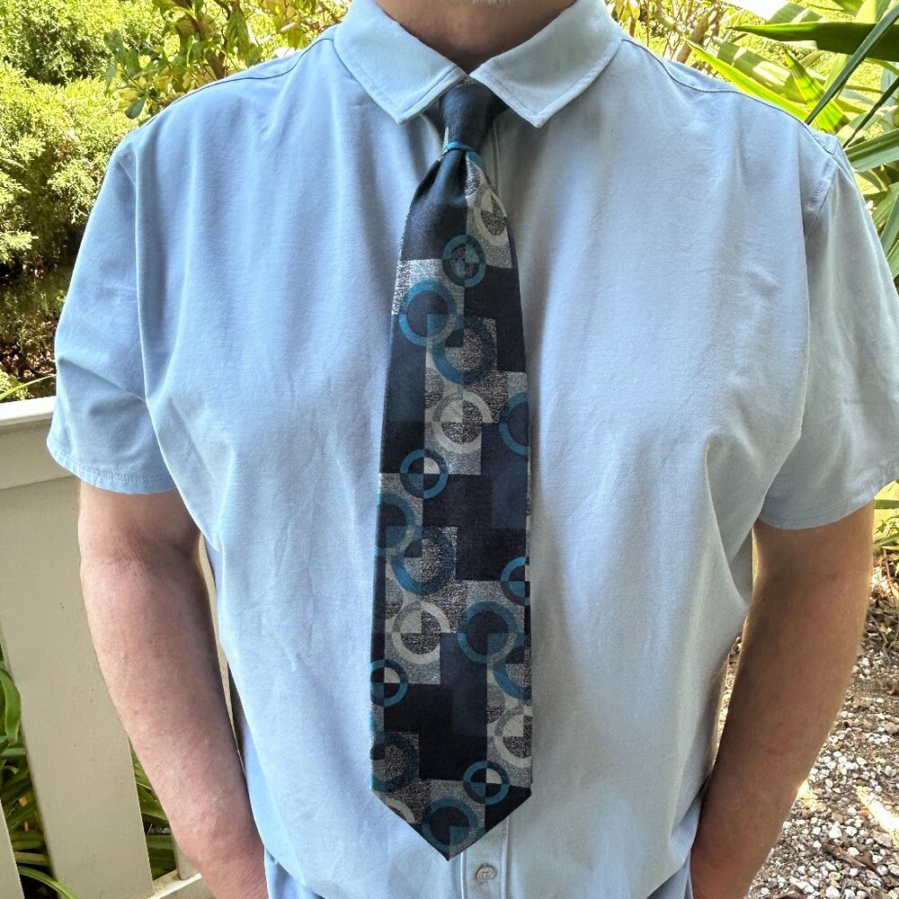 Men's designer silk tie